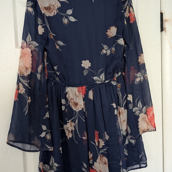 BOG collective faux wrap dress bell sleeve Medium - Picture 5 of 6